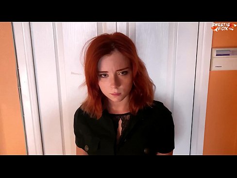 ❤️ Ghearr Garda Slándála Pionós ar Bhean Réidh as Siopadóireacht - Cum I mBéil ❤️❌ Just a porn linn ❌