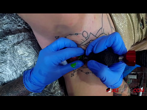 ❤️ An hottie thar a bheith tattooed Sully Savage fuair tattoo ar a clitoris ❤️❌  Just a porn  linn ❌